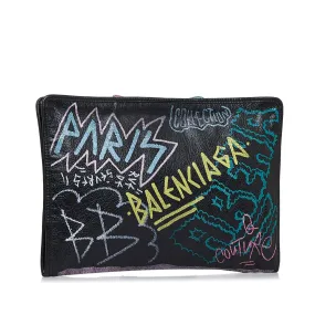 Balenciaga Graffiti Bazar Clutch Bag (SHG-3dtppR)