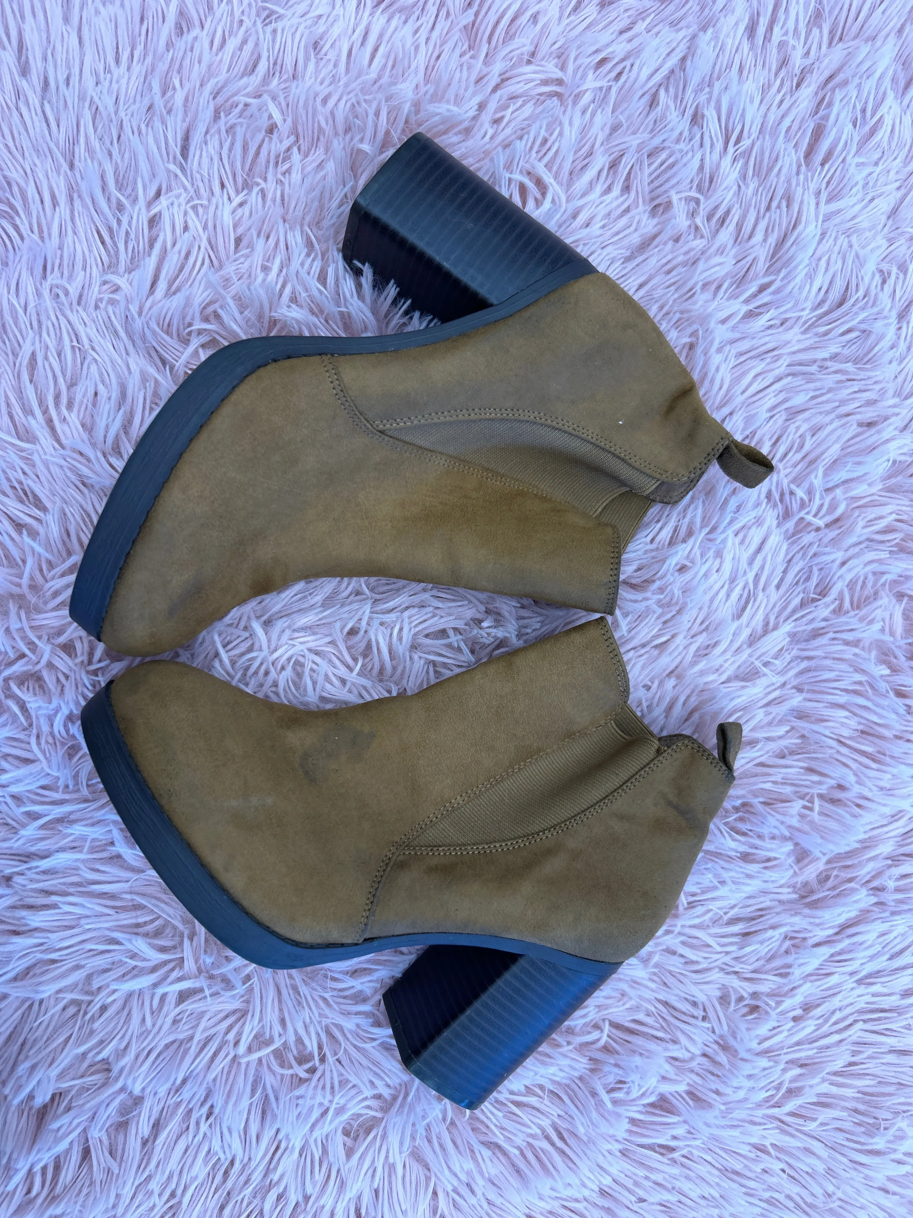 Boots Ankle Heels By American Eagle  Size: 8.5