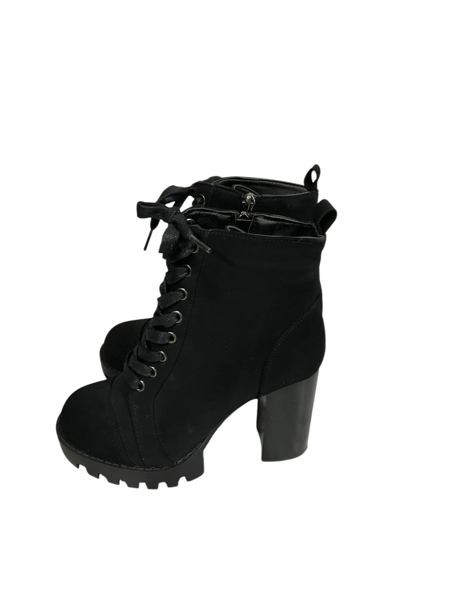 Boots Ankle Heels By Cmf In Black, Size: 6.5