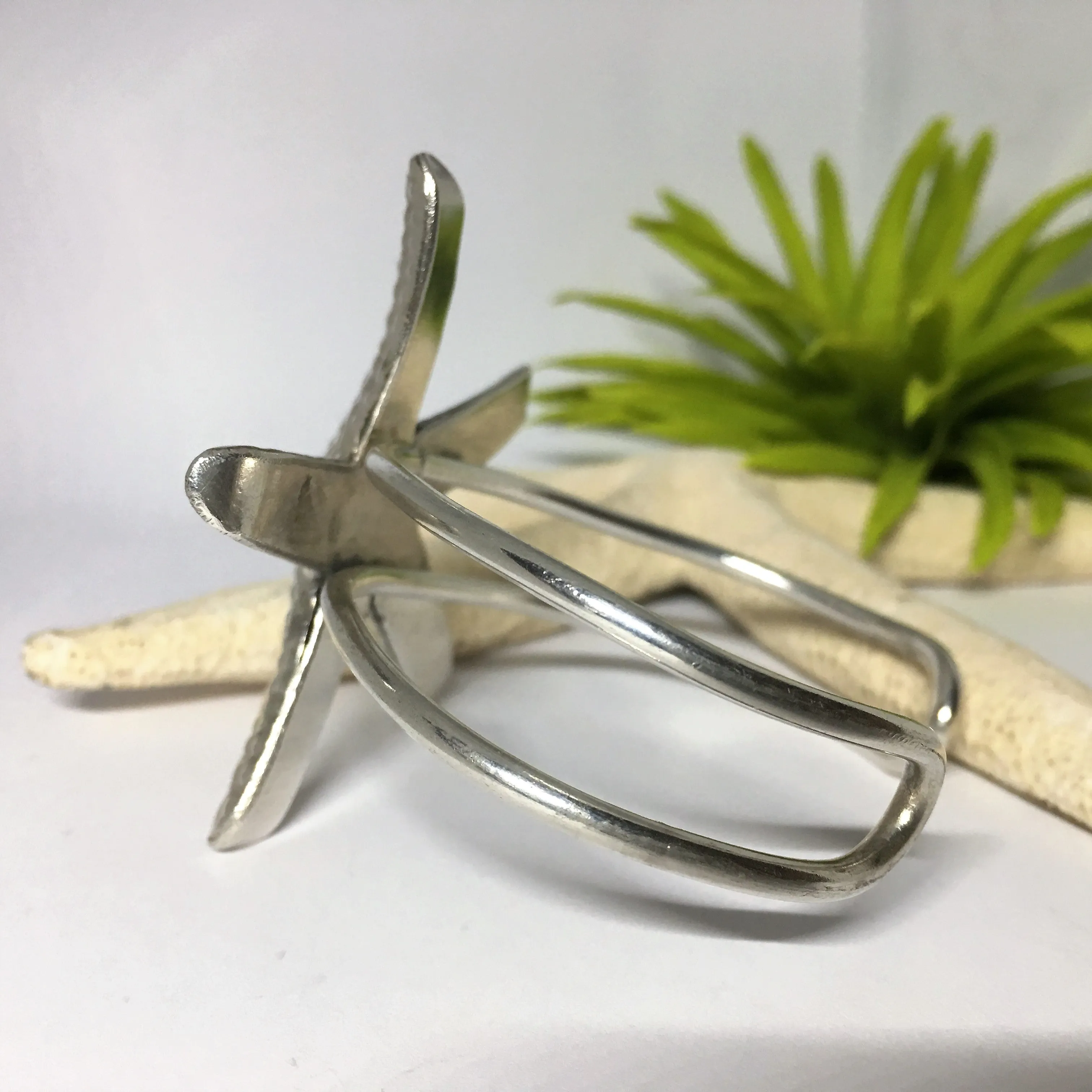 Chunky Starfish Bangle - VBGL473