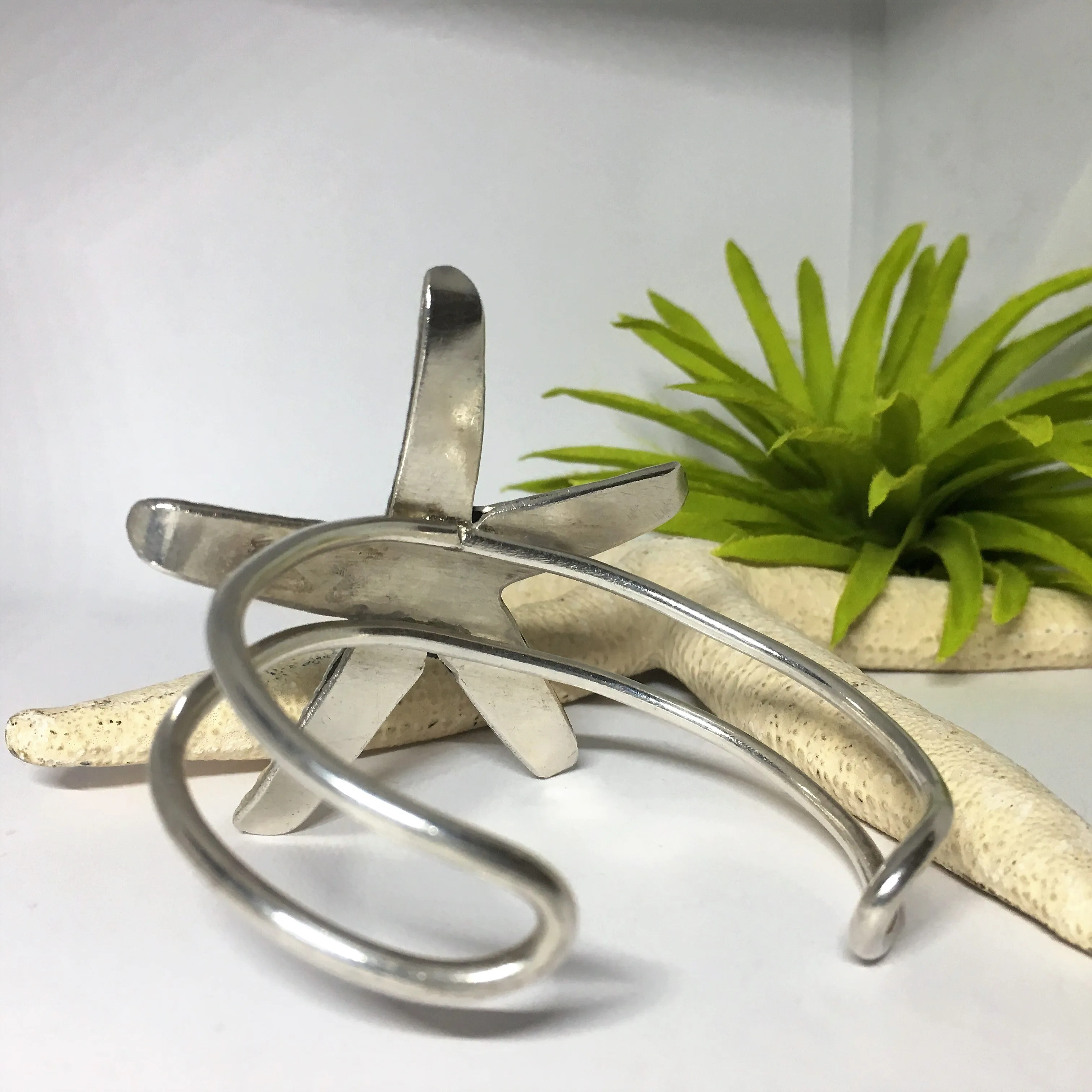 Chunky Starfish Bangle - VBGL473