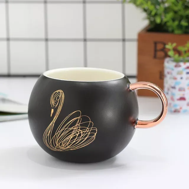 Elegant Swan Cup