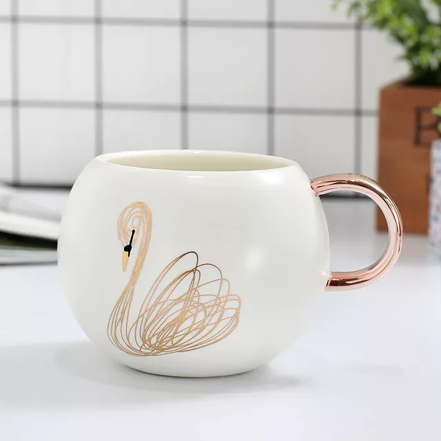 Elegant Swan Cup