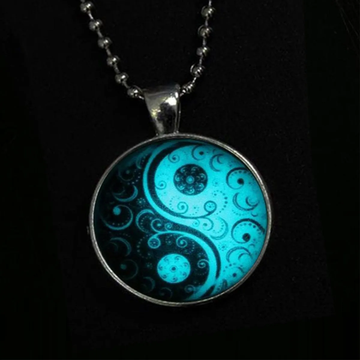 Glow in the Dark - Yin Yang Pendant